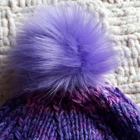 Hand knitted hat - Picture 2 of 2